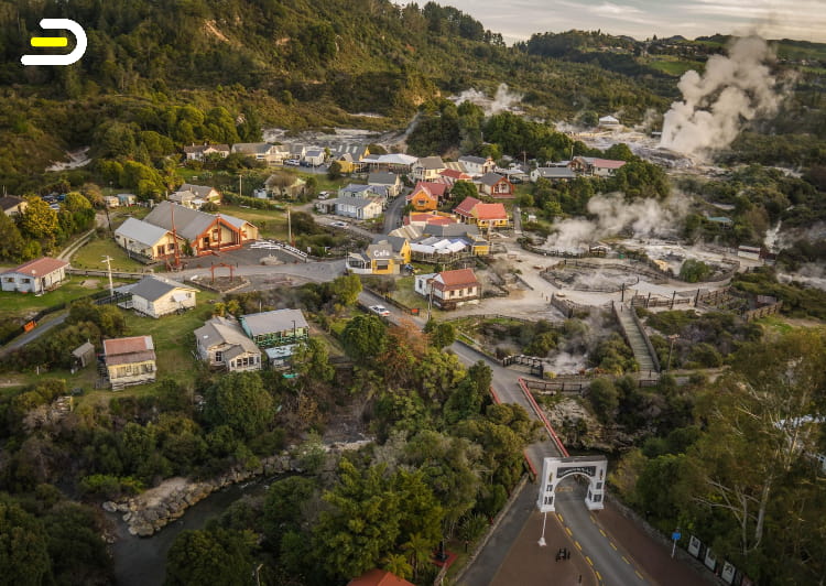 WHAKAREWAREWA-MAORI Cultural Performance 小毛利村毛利文化表演