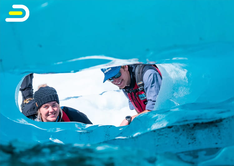 Fox Glacier Guiding-Fox it Up: Heli Ice Climbing Adventure 福克斯直升机攀冰探险