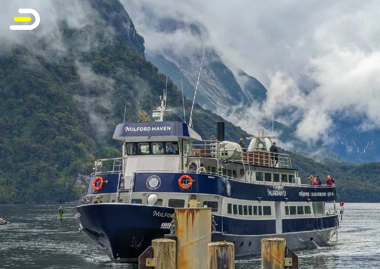 RealNZ Milford Sound Cruises - Haven米尔福德峡湾避风港号巡游